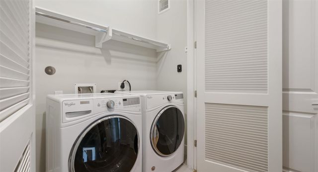 1411 Town Creek DR 4, Austin, TX 78741