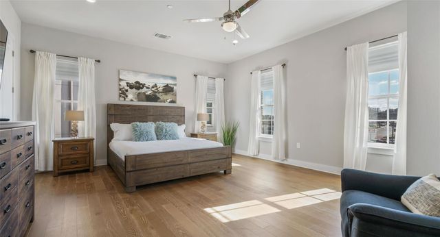 1411 Town Creek DR 4, Austin, TX 78741