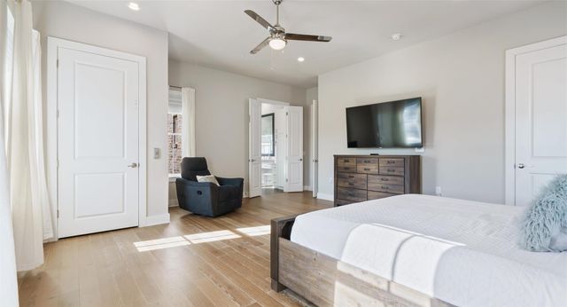 1411 Town Creek DR 4, Austin, TX 78741