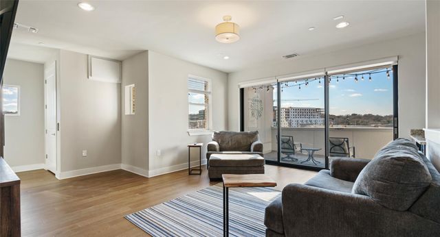 1411 Town Creek DR 4, Austin, TX 78741