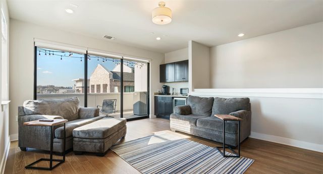 1411 Town Creek DR 4, Austin, TX 78741