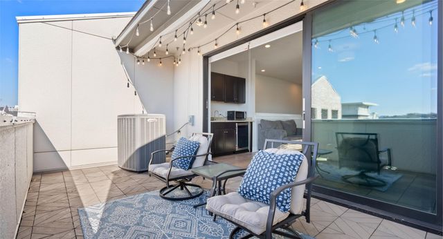 1411 Town Creek DR 4, Austin, TX 78741