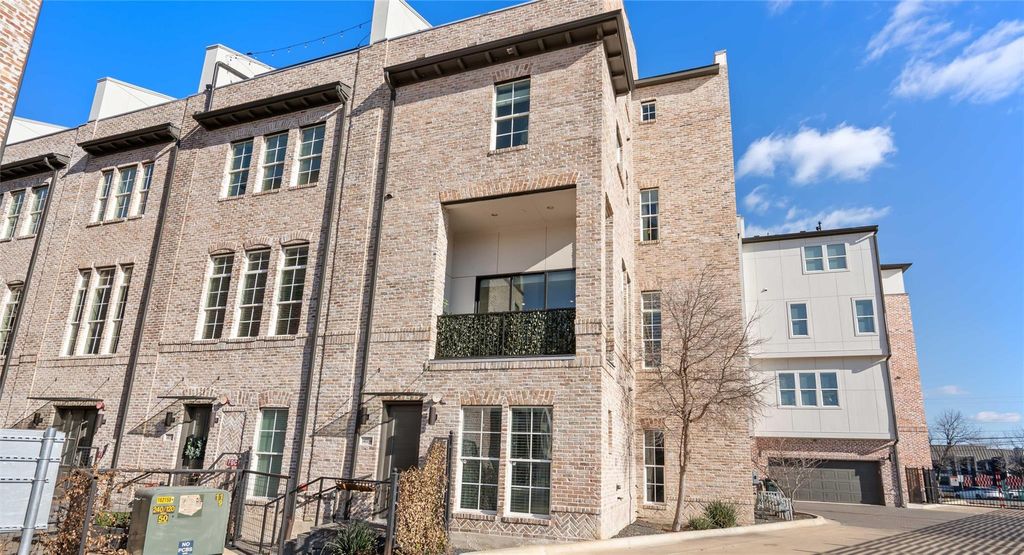 1411 Town Creek DR 4, Austin, TX 78741