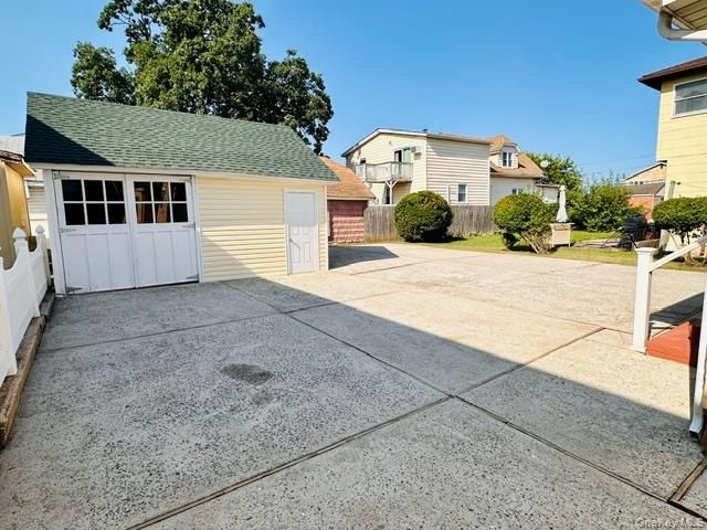 1424 Kiefer Avenue, Elmont, NY 11003