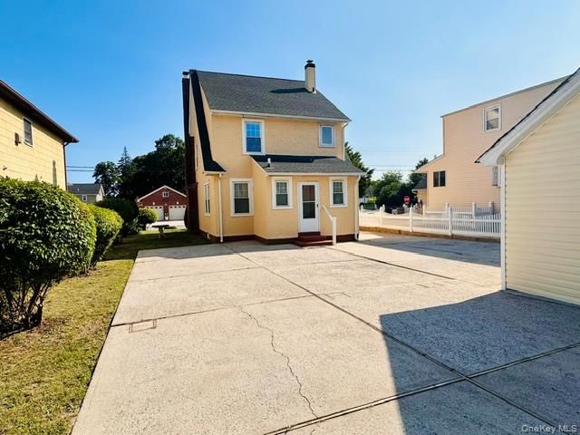 1424 Kiefer Avenue, Elmont, NY 11003