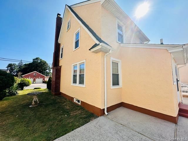 1424 Kiefer Avenue, Elmont, NY 11003