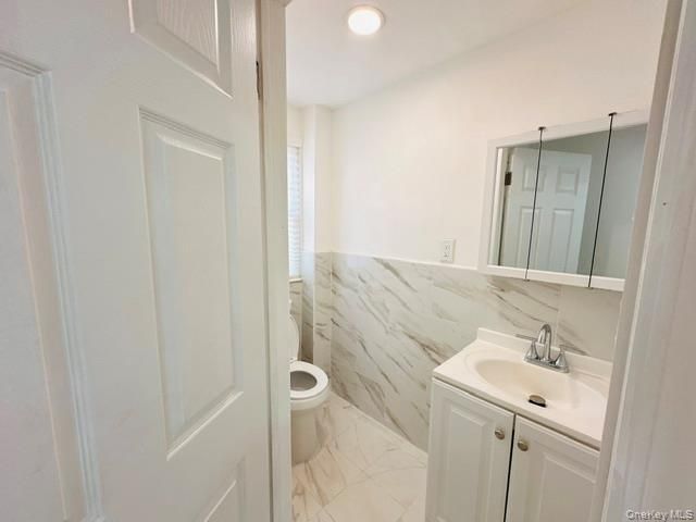 1424 Kiefer Avenue, Elmont, NY 11003