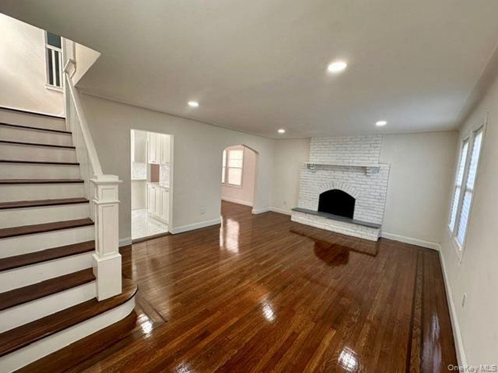 1424 Kiefer Avenue, Elmont, NY 11003 — photo 2