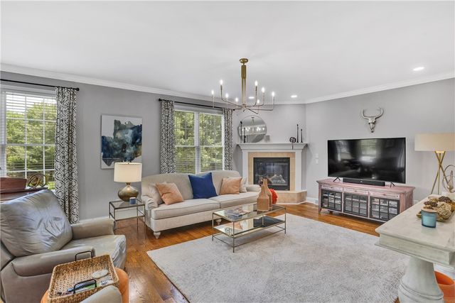 408 Honey Locust Dr, Cranberry Twp, PA 16066