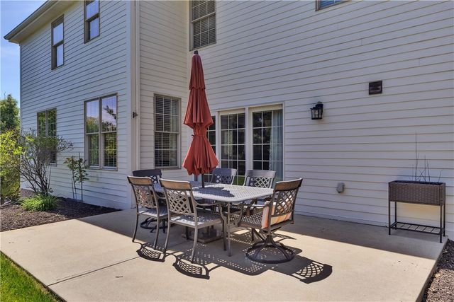 408 Honey Locust Dr, Cranberry Twp, PA 16066