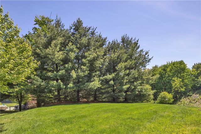 408 Honey Locust Dr, Cranberry Twp, PA 16066