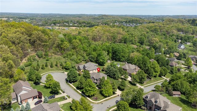 408 Honey Locust Dr, Cranberry Twp, PA 16066