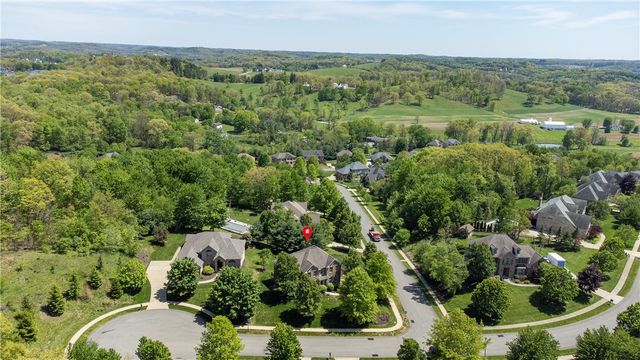 408 Honey Locust Dr, Cranberry Twp, PA 16066