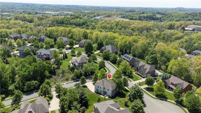 408 Honey Locust Dr, Cranberry Twp, PA 16066