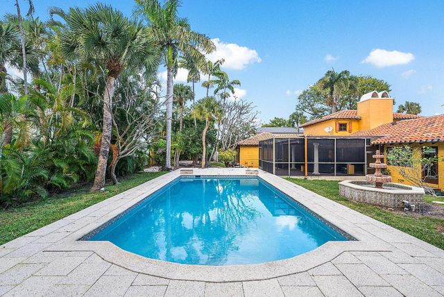 334 Palm Trail, Delray Beach, FL 33483