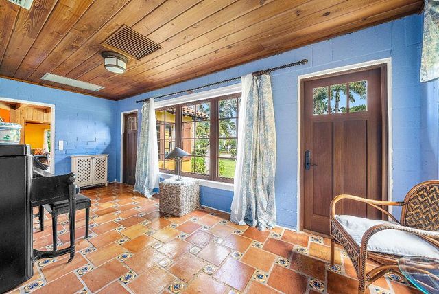 334 Palm Trail, Delray Beach, FL 33483