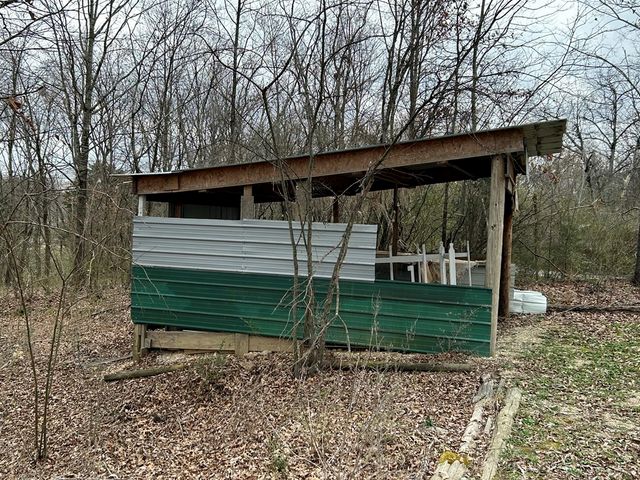 130 Clement St, Big Sandy, TN 38221