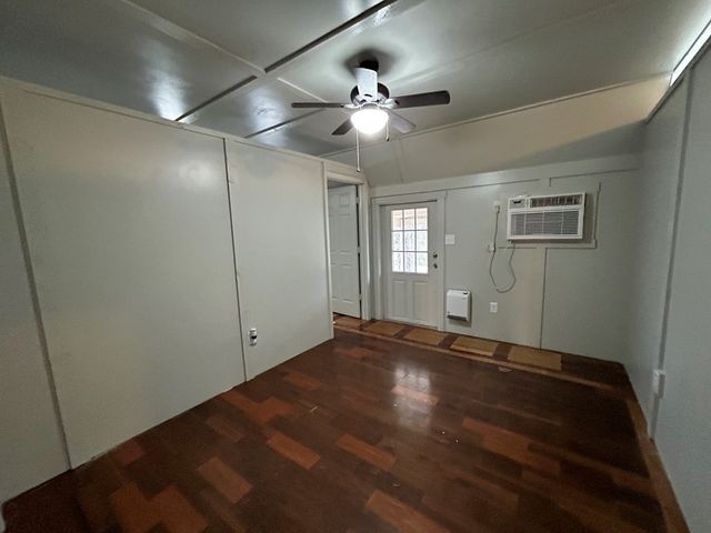 130 Clement St, Big Sandy, TN 38221