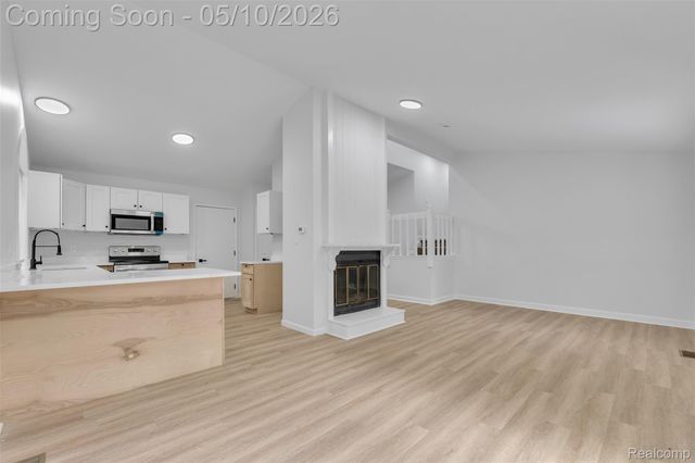 854 Estes Court, Waterford Charter Township, MI 48327
