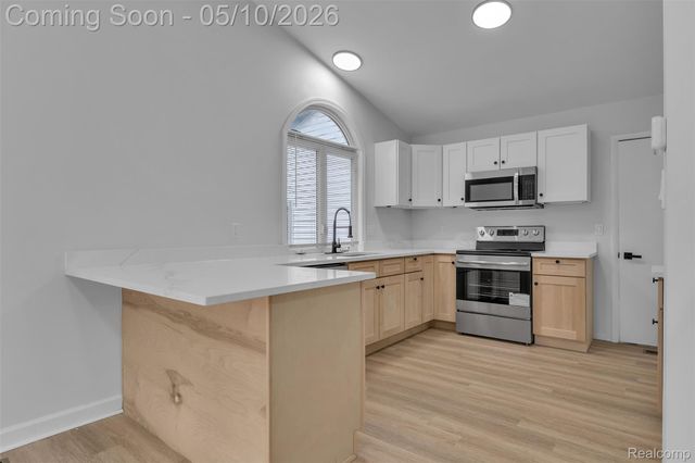 854 Estes Court, Waterford Charter Township, MI 48327