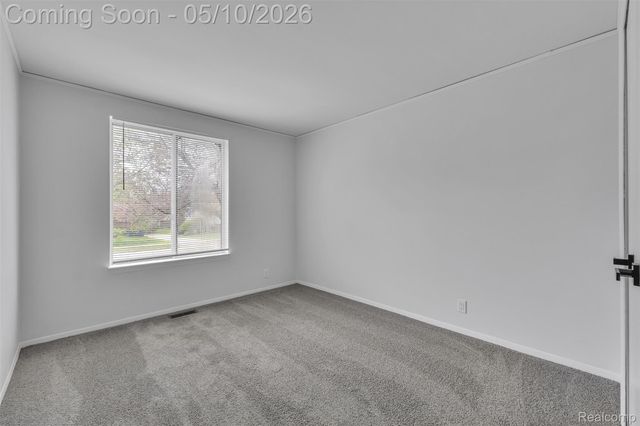 854 Estes Court, Waterford Charter Township, MI 48327