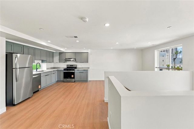 176 N Catalina Ave 404, Pasadena, CA 91106
