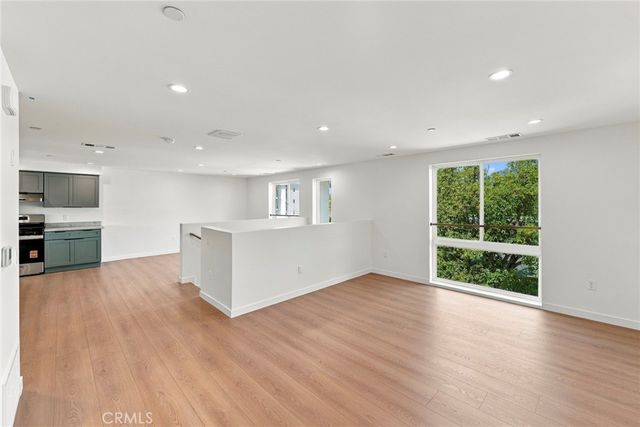 176 N Catalina Ave 404, Pasadena, CA 91106