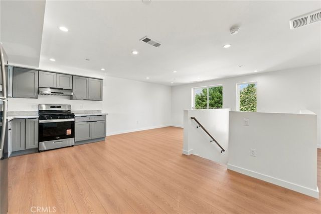176 N Catalina Ave 404, Pasadena, CA 91106
