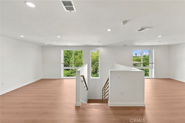 176 N Catalina Ave 404, Pasadena, CA 91106