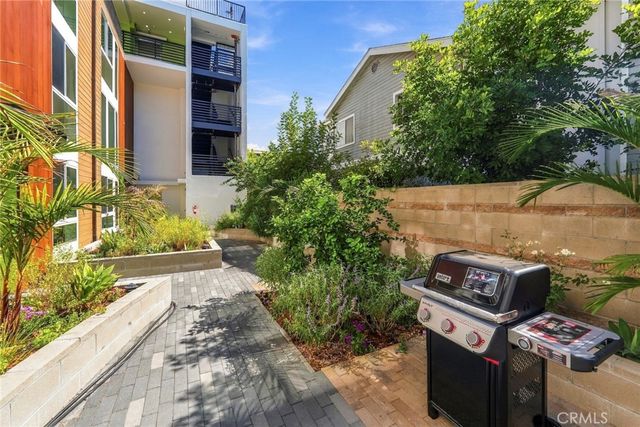 176 N Catalina Ave 404, Pasadena, CA 91106