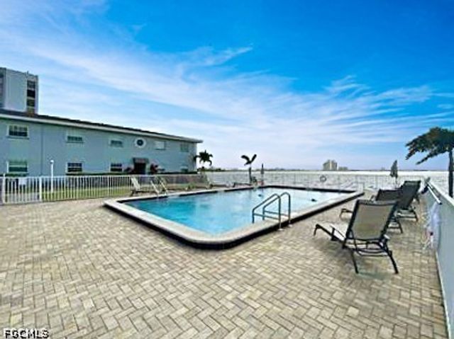 3334 N Key DR 8, North Fort Myers, FL 33903