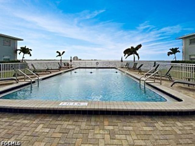 3334 N Key DR 8, North Fort Myers, FL 33903