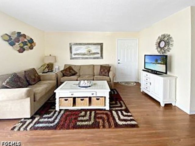 3334 N Key DR 8, North Fort Myers, FL 33903