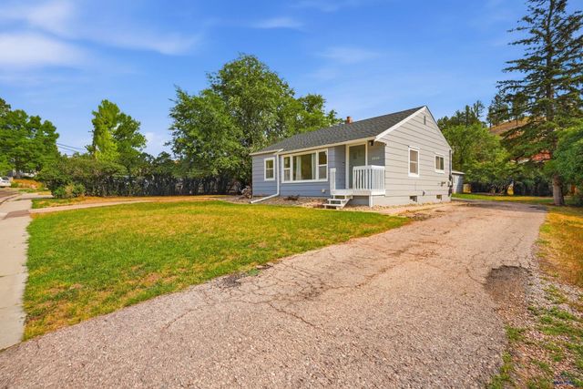 2010 RED DALE DR, Rapid City, SD 57702