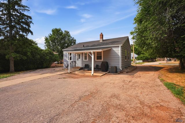 2010 RED DALE DR, Rapid City, SD 57702