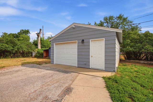 2010 RED DALE DR, Rapid City, SD 57702