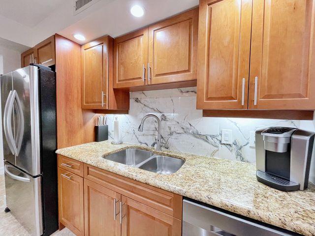 3000 N Ocean Drive 16-b, Singer Island, FL 33404