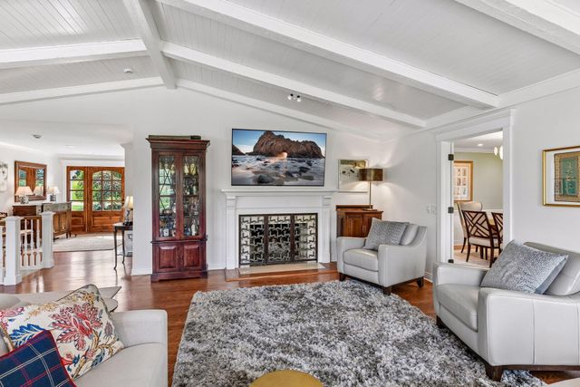 330 Peavey Road, Wayzata, MN 55391