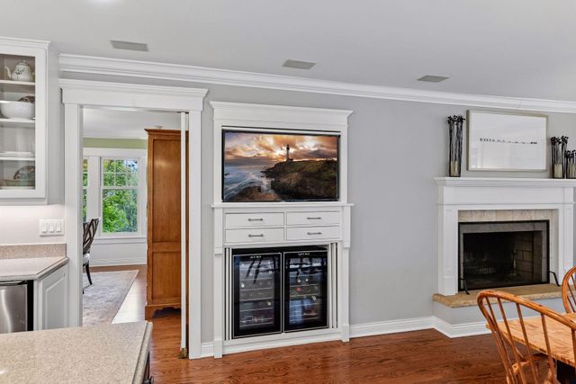 330 Peavey Road, Wayzata, MN 55391