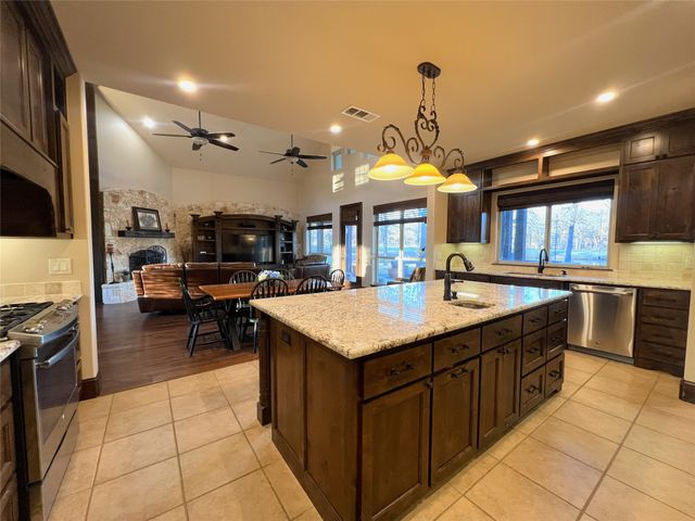 501 Private Road 5980, Yantis, TX 75497