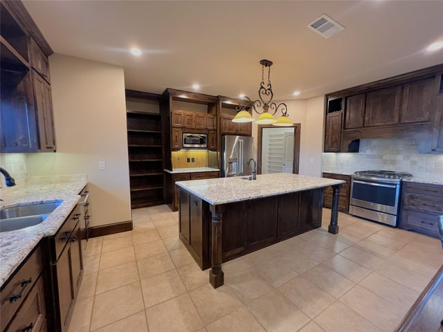 501 Private Road 5980, Yantis, TX 75497