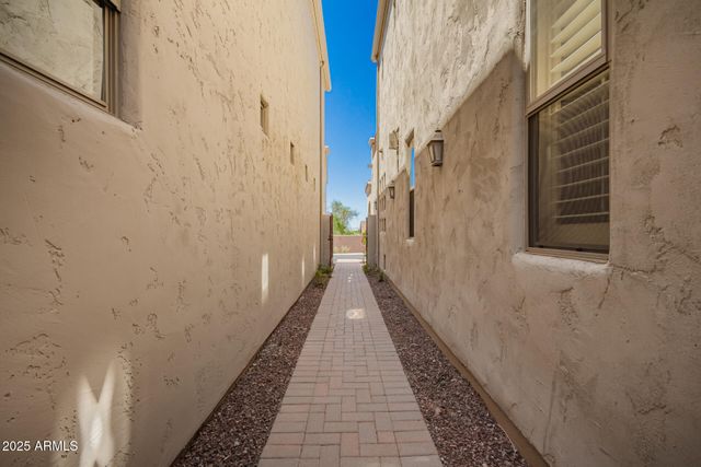 8149 N 13TH Place, Phoenix, AZ 85020