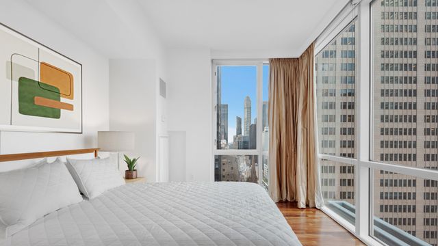 60 E 55th St Apt 36A, New York City, NY 10022