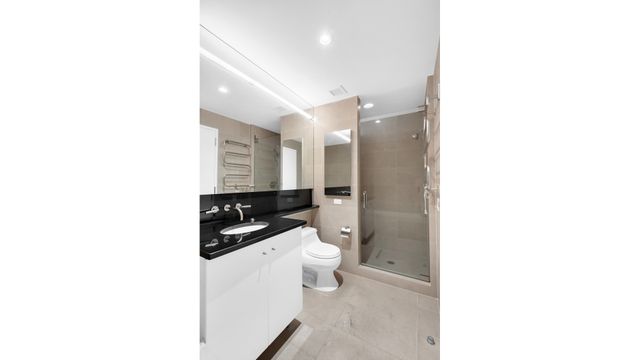 60 E 55th St Apt 36A, New York City, NY 10022