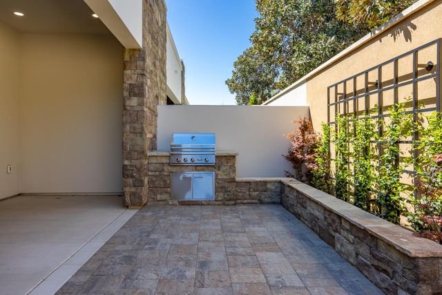 1319 Trey Way, Modesto, CA 95356