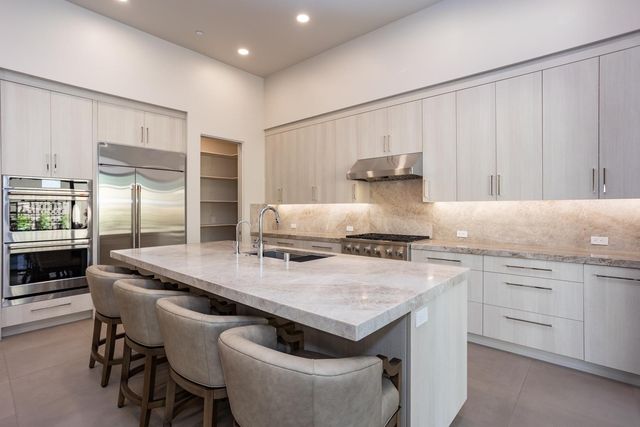 1319 Trey Way, Modesto, CA 95356