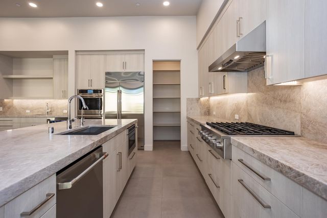 1319 Trey Way, Modesto, CA 95356