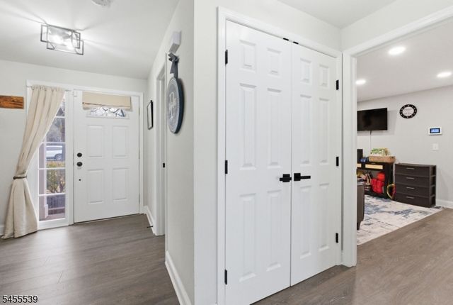 61 Queen Anne Dr, Bernards Twp., NJ 07920