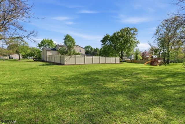 61 Queen Anne Dr, Bernards Twp., NJ 07920