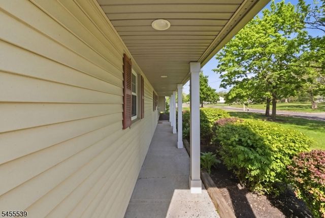 61 Queen Anne Dr, Bernards Twp., NJ 07920